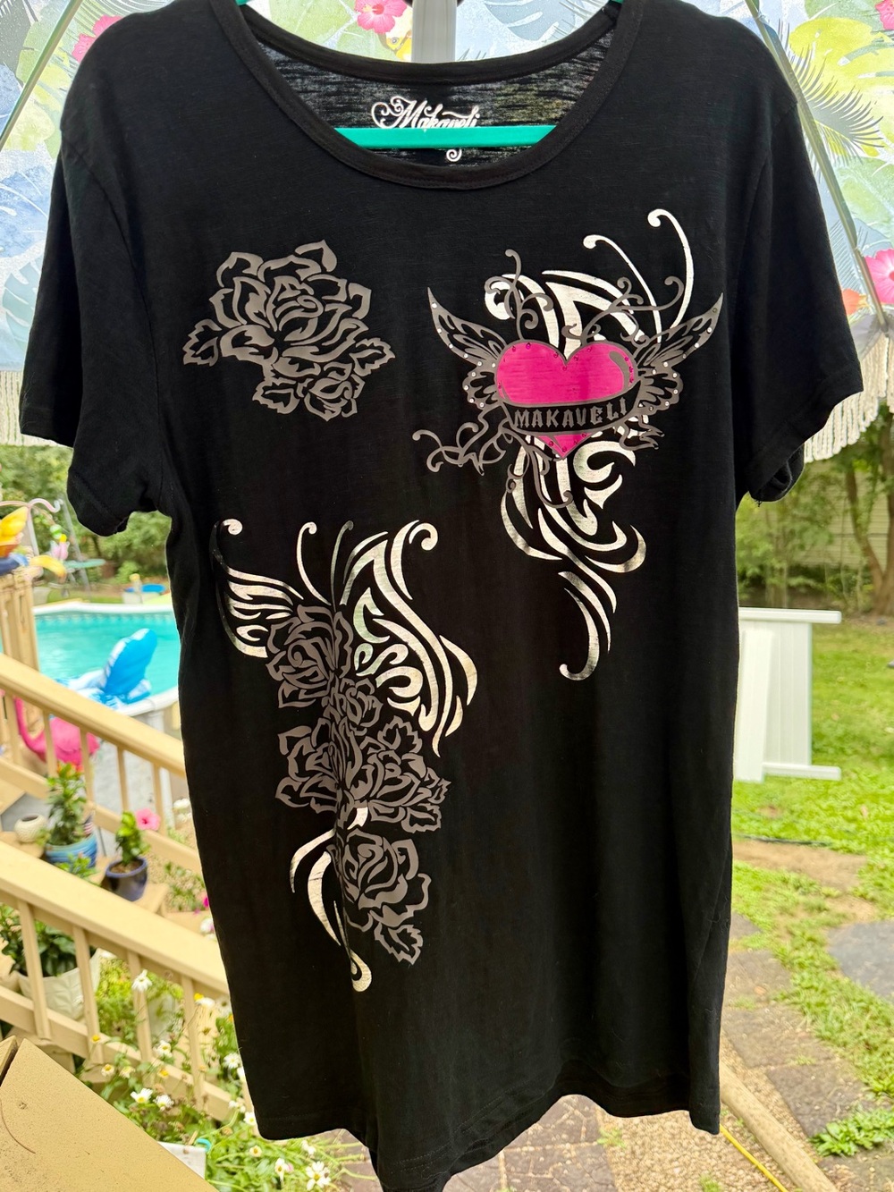 LIKE NEW Vintage Y2K Makaveli Branded Graphic Tee (Fits like XL)